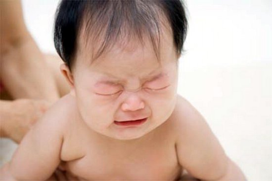 Chốc lở dễ lây lan nên cha mẹ đặc biệt lưu ý khi điều trị