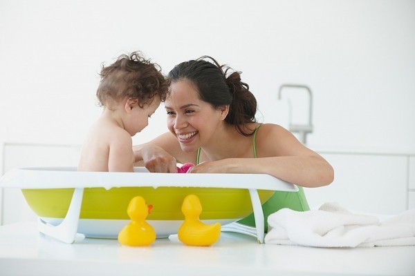 Bột tắm trẻ em Nhân Hưng có tác dụng: Kháng khuẩn, sạch da, an toàn, hiệu quả