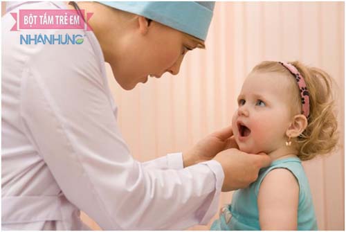 Vệ sinh thân thể và răng miệng cho bé là cách tốt nhất để phòng ngừa vi khuẩn