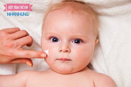 Kem dưỡng ẩm cần phù hợp với lứa tuổi và làn da của bé