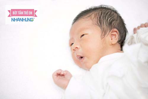 Nhiều trẻ bị mồ hôi trộm ở đầu vào ban đêm